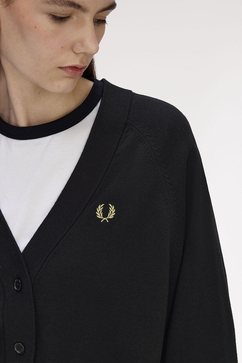 V-Neck Cardigan(10 102：BLACK): | FRED PERRY JAPAN | フレッド