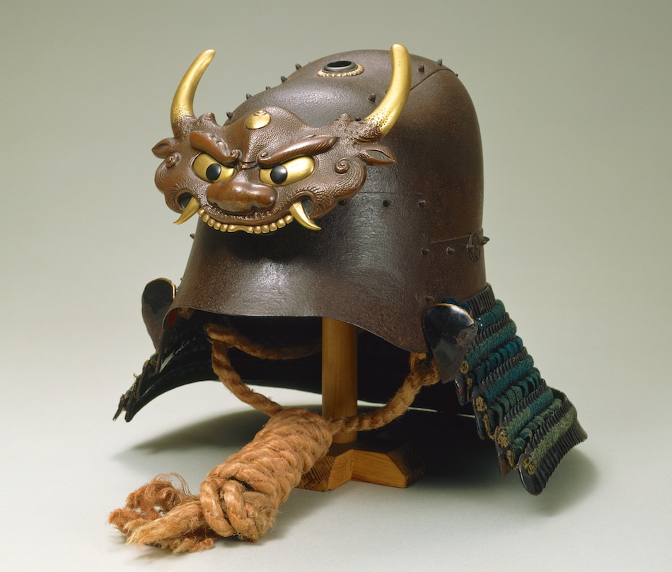 鉄錆地五枚張頭形兜 獅噛前立 | | 収蔵品詳細 | 作品を知る | 東京富士