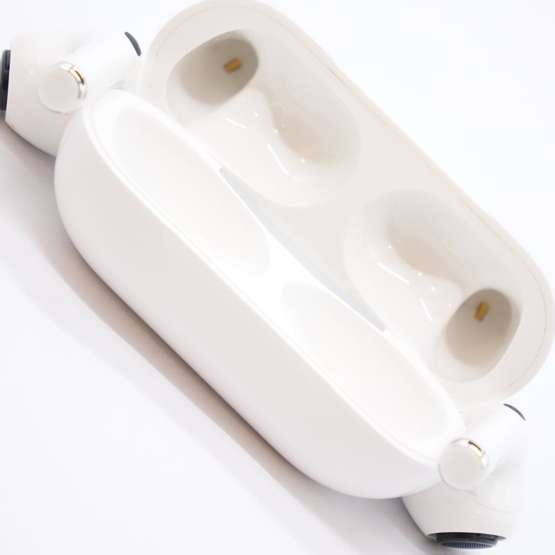 Apple AirPods Pro(2G)(Lightningケース付) [MQD83J/A] AB+ランク 中古
