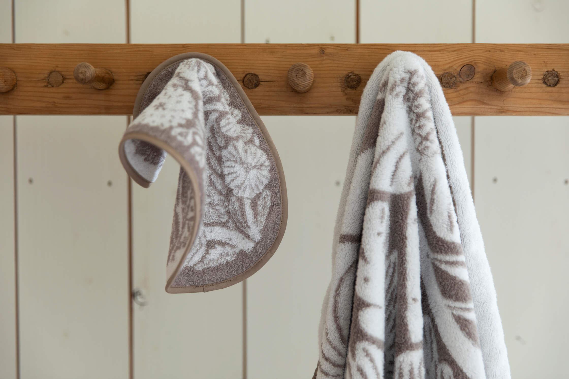 Yasashii Towel PRESENTS 鹿児島睦さんのオーバルタオル。 - ほぼ日刊