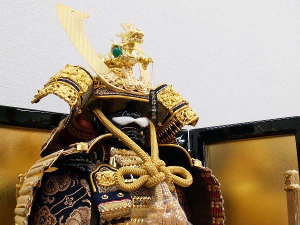 純金箔押小札裾裏白檀塗緋縅大鎧8号飾りが安い 雄山作 五月人形～広島