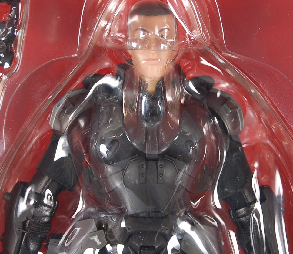 フィギュア プロテクトギア・小白丸忠一 首都警特機隊突入隊員(92式