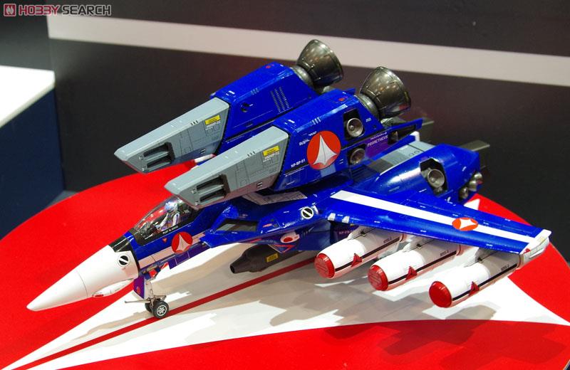 VF-1J スーパーバルキリー `マックス/ミリア` w/反応弾 (プラモデル