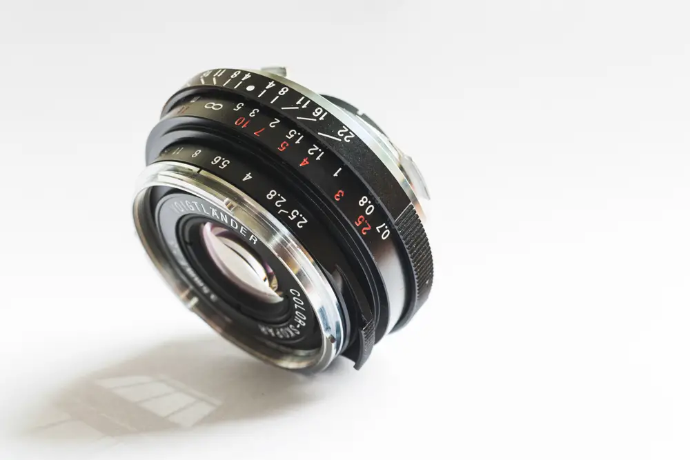 The Voigtländer 35mm f/2.5 Color Skopar
