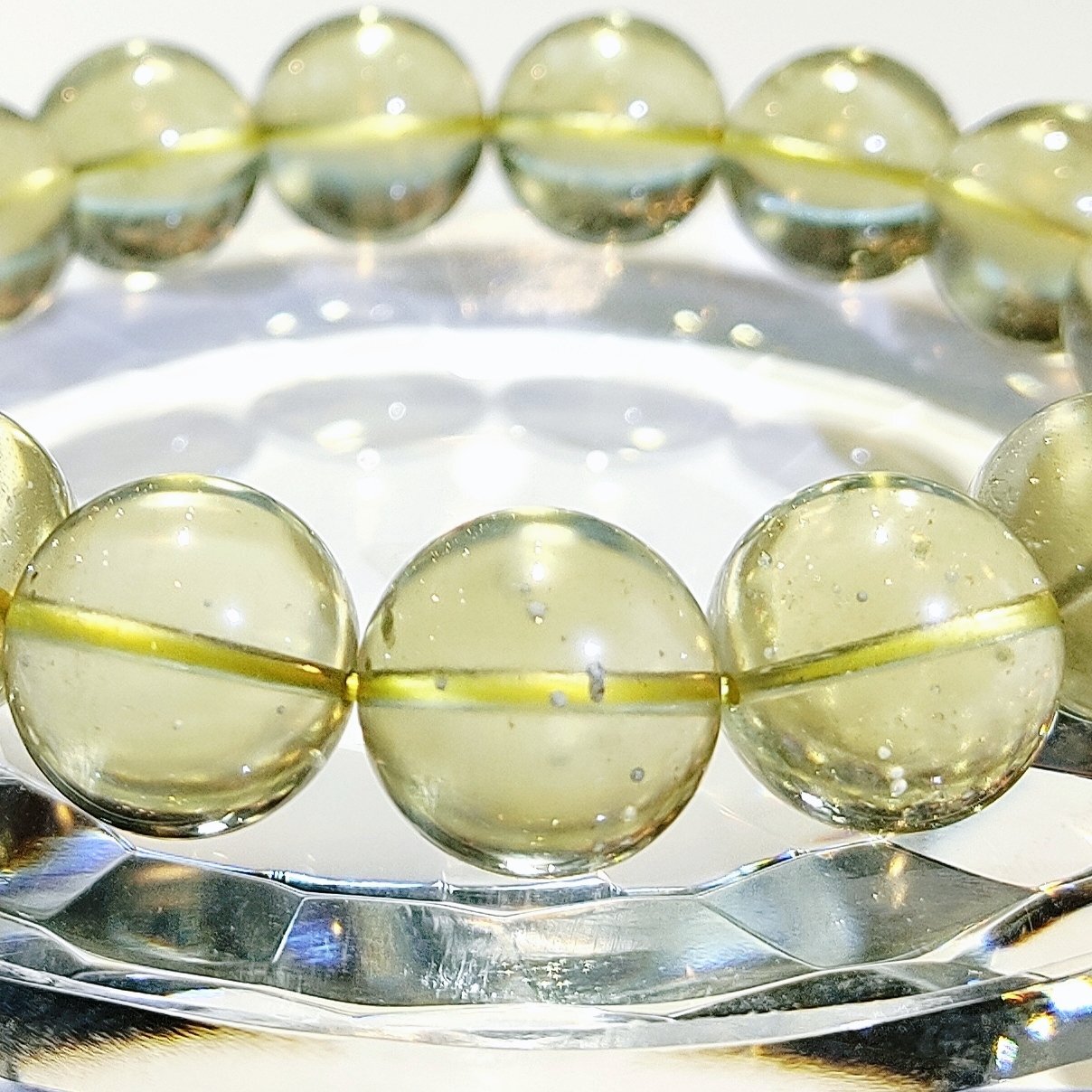 ☆送料無料☆ 存在感あり！クリストバライト入りリビアングラス14mm