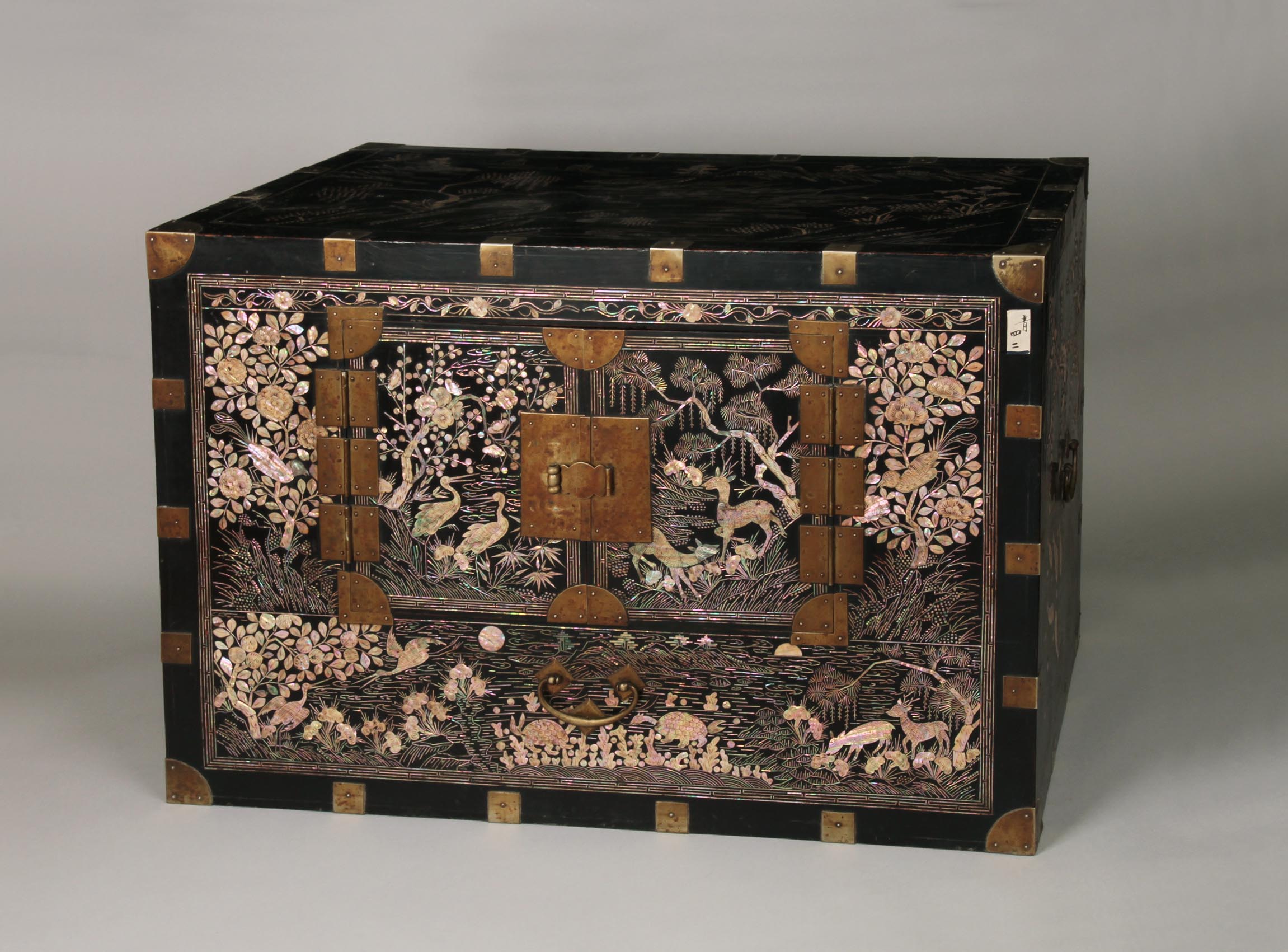 螺鈿十長生文箪笥 李朝時代／李朝螺鈿の鑑定・販売・買取／古美術京橋
