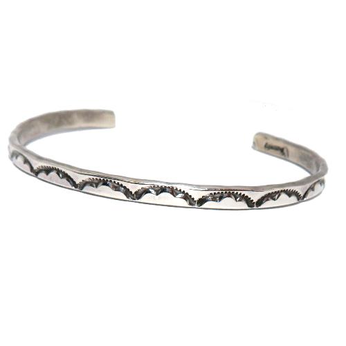 インディアンジュエリー バングル ナバホ族のブレスレット シルバー