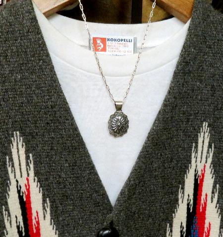 Arnold Goodluck作 スタンプワーク・ペンダント インディアンジュエリー