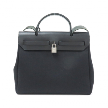 エールバッグとエールバッグ ジップは遊び心にあふれたエルメスの