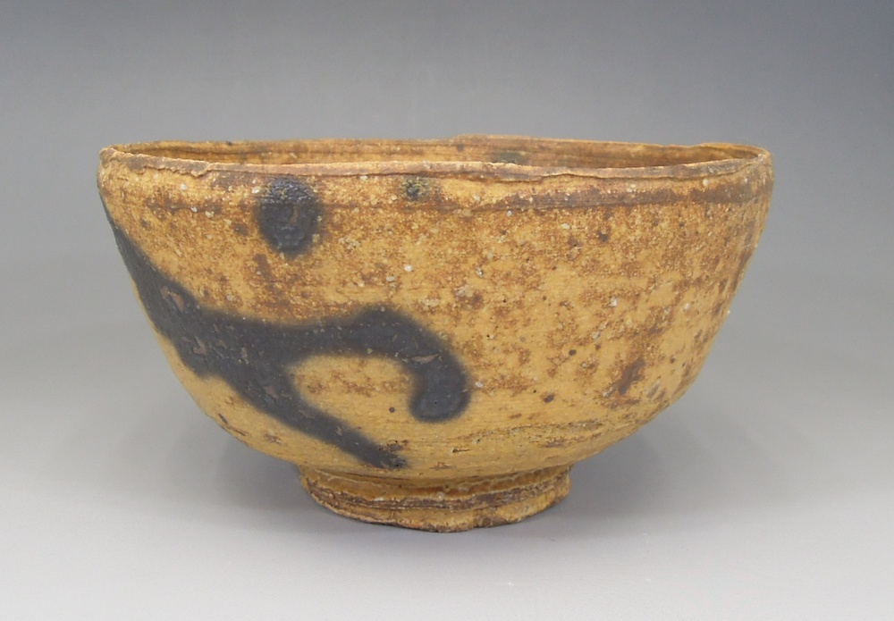 鈴木五郎 『黄瀬戸茶碗』 [古美術こもれび] 骨董,掛軸,絵画の買取と