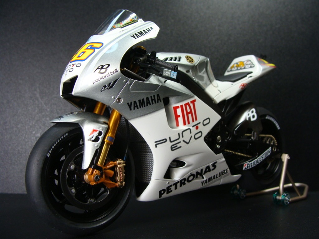 Fiat YAMAHA YZR-M1'09 Estoril edition