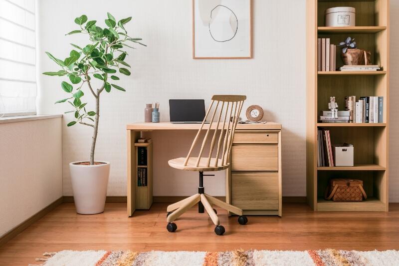 ツインデスクにもおすすめ！兄弟姉妹や親子で使えるカリモクの学習机を