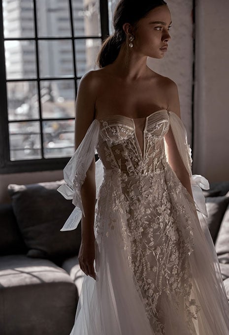 Try on the Julie Vino 2002 Donna Gown in Los Angeles, CA | Karoza