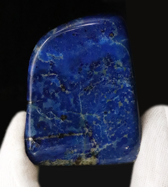 古代の人々が魅了され続けてきた、美しい青き鉱物……ラピスラズリ