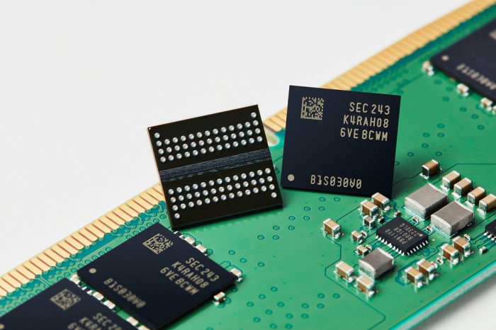 SK Hynix unveils industry's 1st 10-nanometer DDR5, aims for top