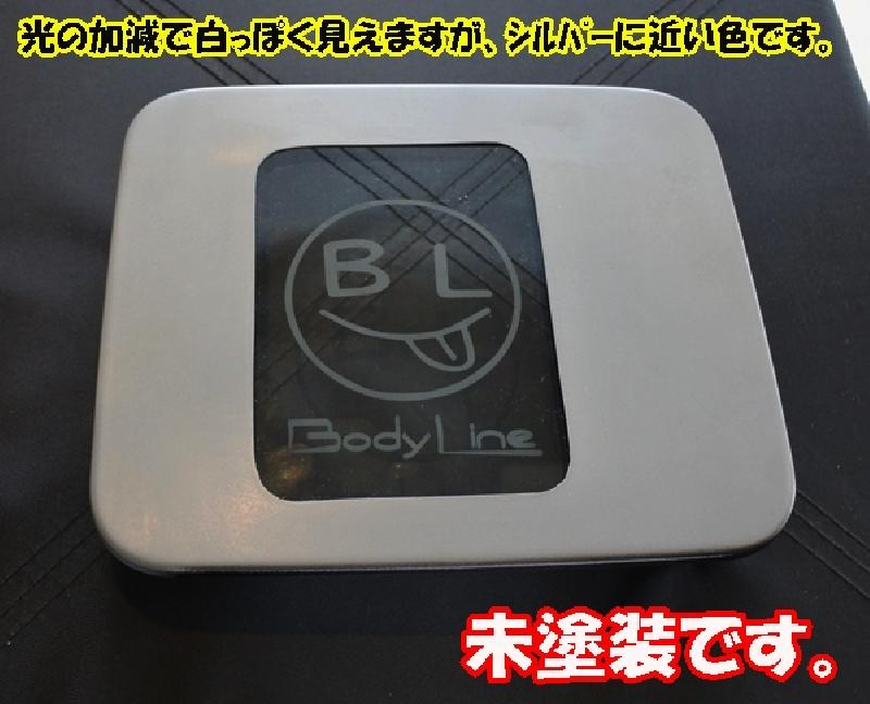 NV350キャラバン エクステリアカスタムフューエルリッド（BodyLine