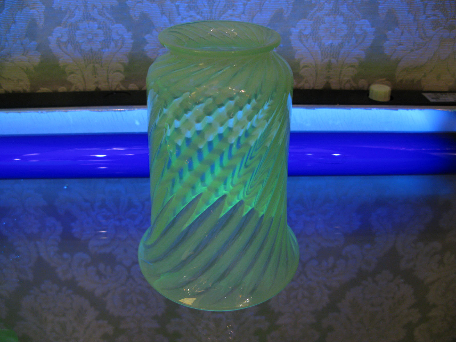 イギリス アンティーク ヴァセリン＆オパールセントガラスシェード