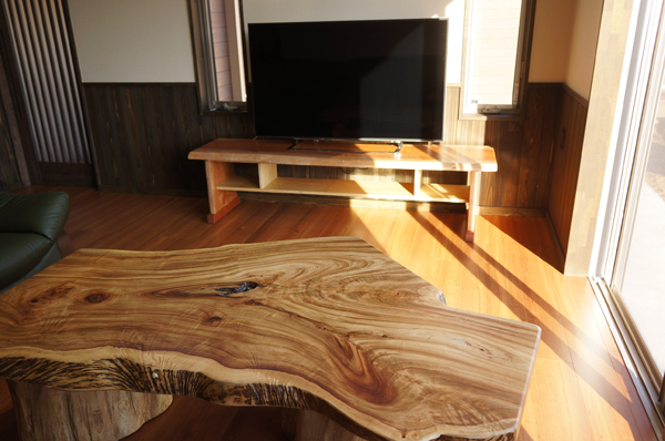 茨城県つくば市｜一枚板テーブル他様々な銘木家具の詳細をご紹介 | 一