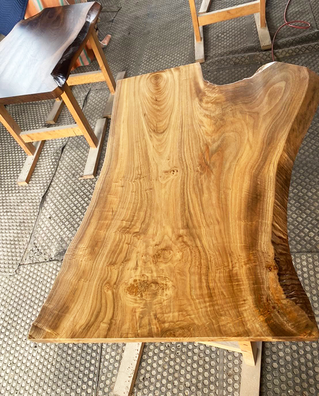 楠一枚板ダイニングテーブル｜流山市おおたかの森｜お届けの様子をご