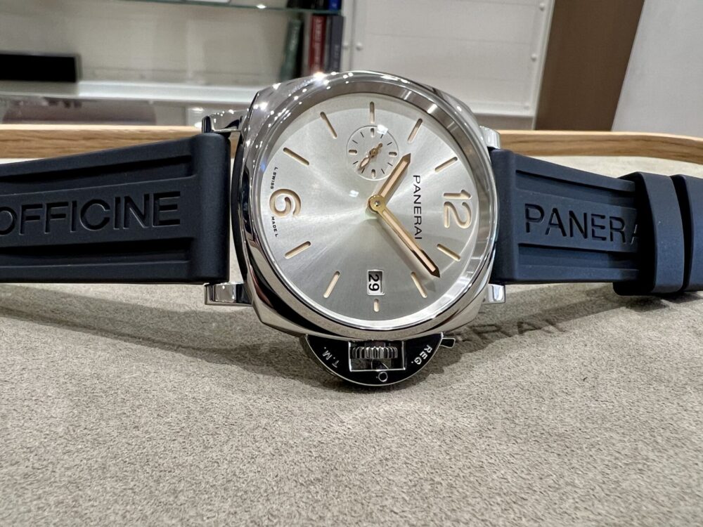 パネライ 】ルミノール ドゥエ - 42mmに、ラバーベルトは付きます