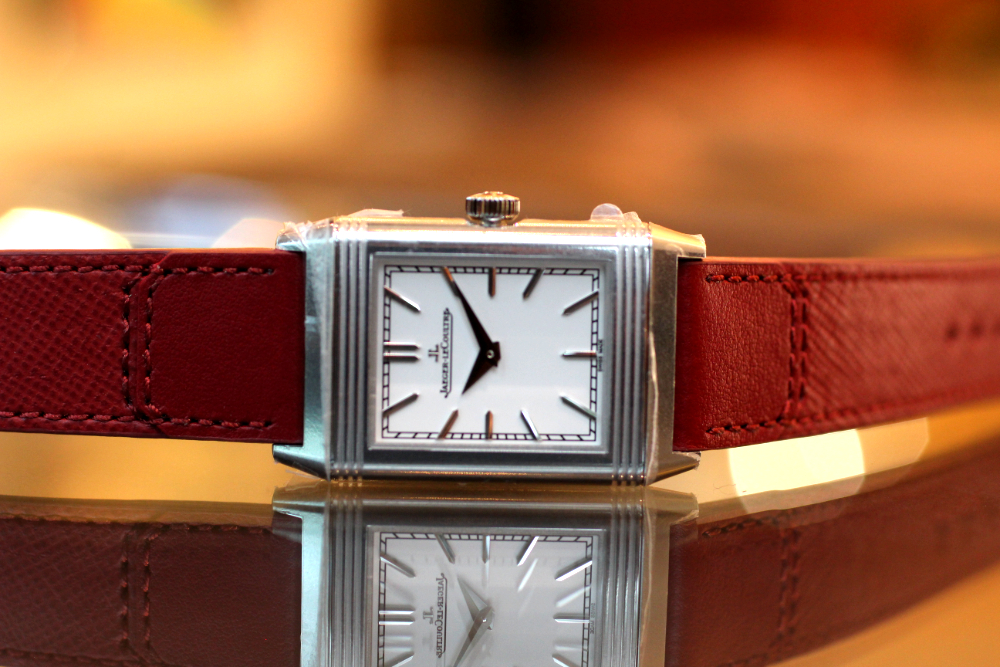 ジャガー・ルクルト】ベルトの種類も豊富で簡単イメージチェンジ！_