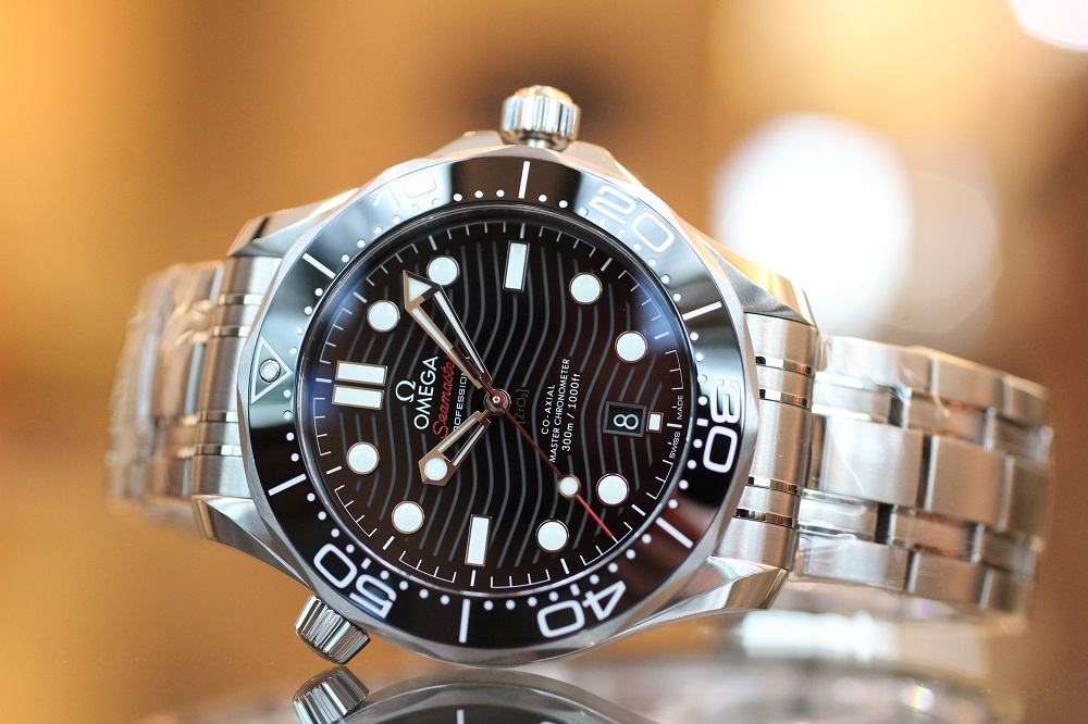 2025年夏にこそ似合う腕時計！】オメガ シーマスター ダイバー300Mが