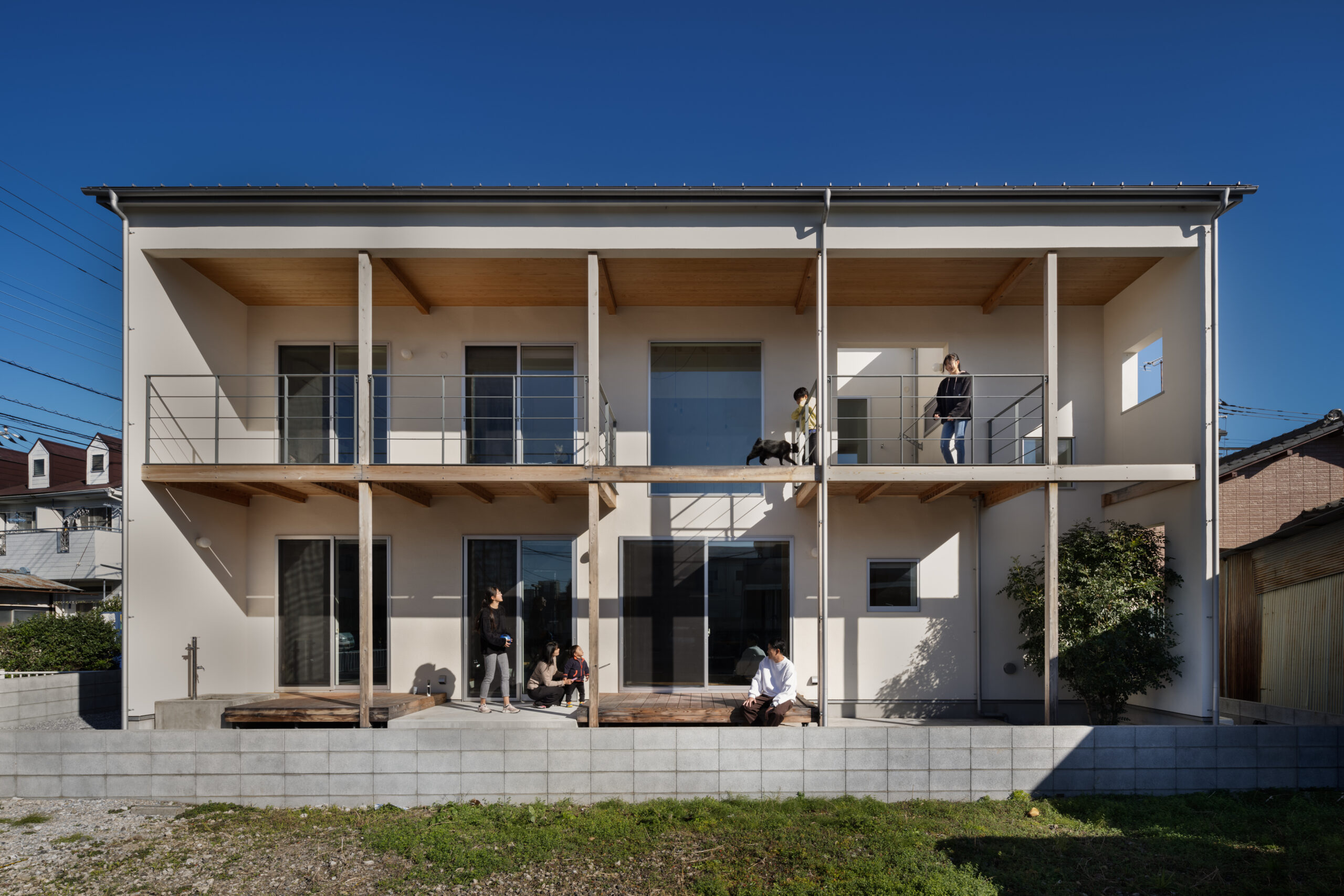 みんなの時間も1人のひとときも楽しい 光と笑顔あふれる大家族の家