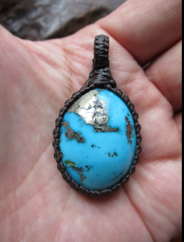 special collectionイラン産ターコイズ　マクラメロングネックレス 天然石マクラメ編みネックレス ターコイズ 縄文陶パーツ | iichi 日々