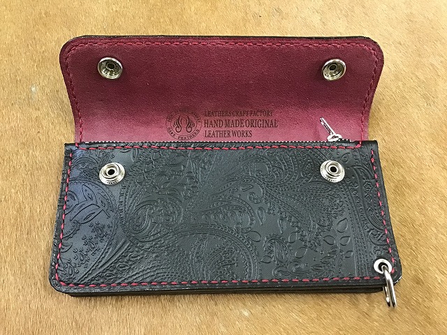 トラッカーウォレット NEWスタッズパターン 赤✖️黒 トラッカー