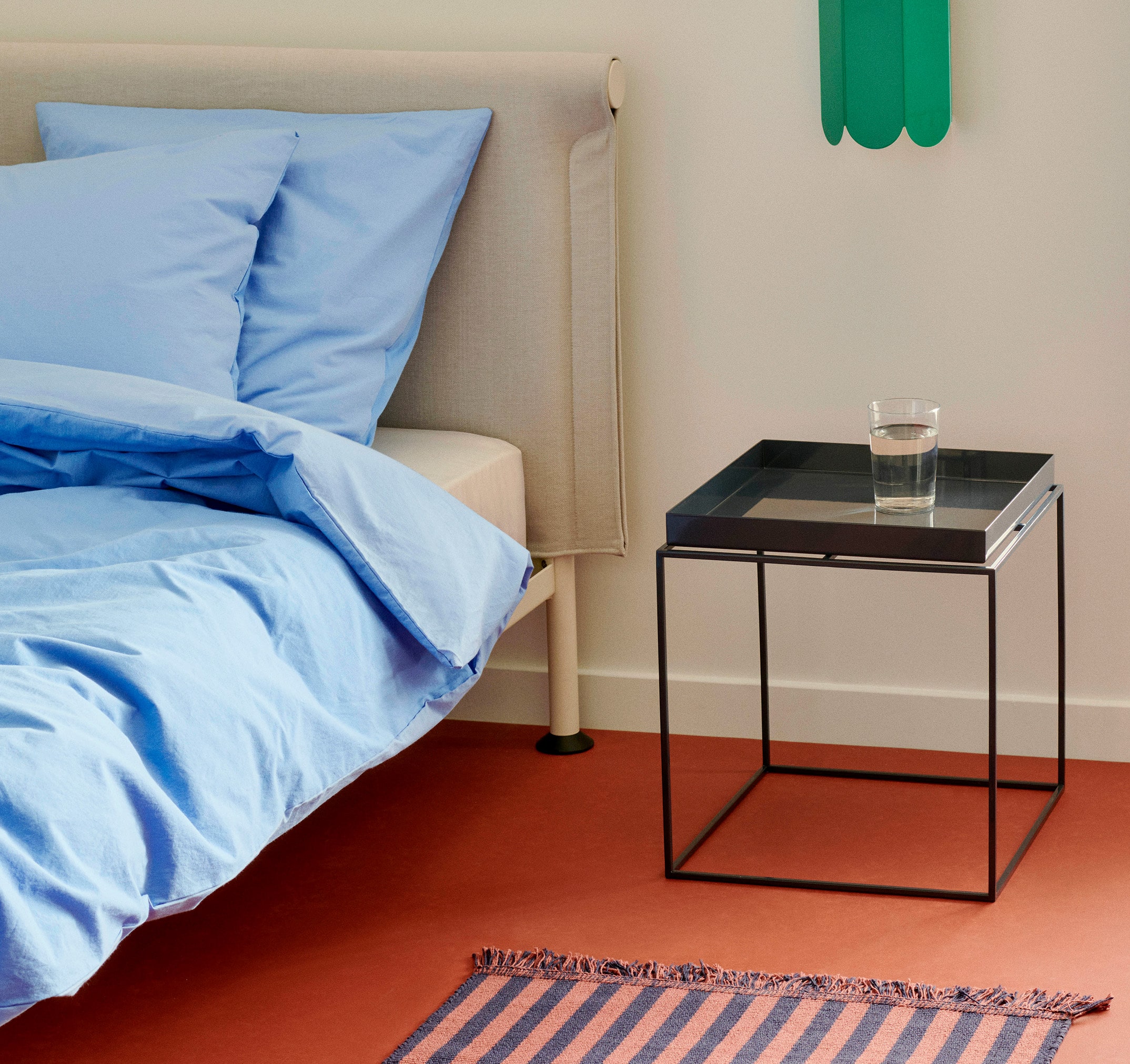 TRAY TABLE S / L30 x W30 x H34 - テーブル | 【公式】HAYオンライン