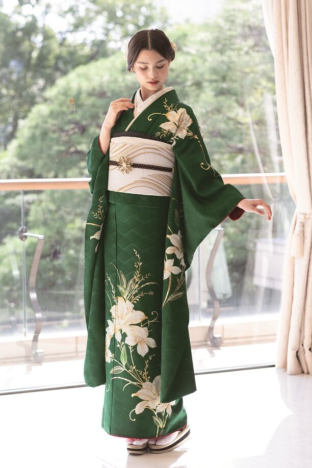 大胆に咲く百合が綺麗な深い青緑色振袖 | 振袖コレクション | 成人式の