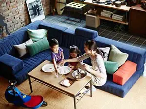 ラグやローソファーの上で使えるちょうどいいサイズのテーブル 「mii