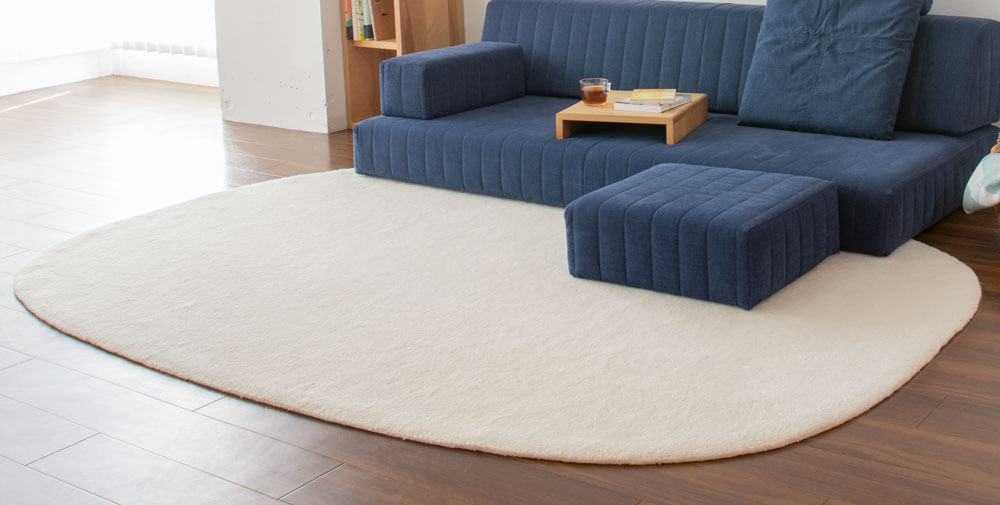 ラグやローソファーの上で使えるちょうどいいサイズのテーブル 「mii