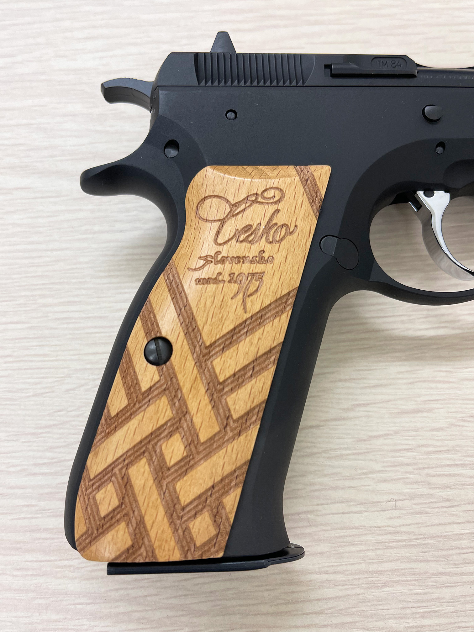 KSC AT84 スナブヘッド ガスブローバックハンドガン レビュー