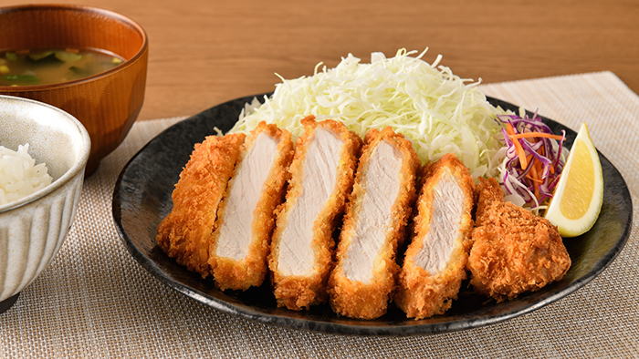 平和堂E-WA! 新商品発売〉熟成ホエイ三元豚の厚切ロース豚かつ | 株式