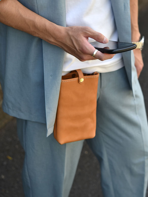 スマホショルダー(スマホポーチ)としてもベルトポーチとしても使える