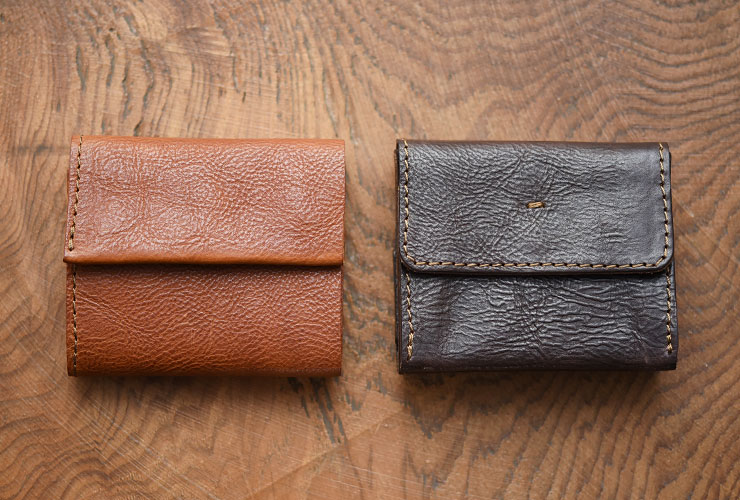 コンパクトながらお札の収まりが良い三つ折り小型財布 / 革鞄のHERZ