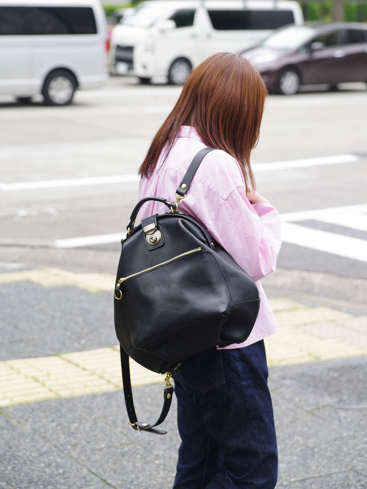 一泊二日の小旅行にも使える人気のワンパクリュック / 革鞄のHERZ