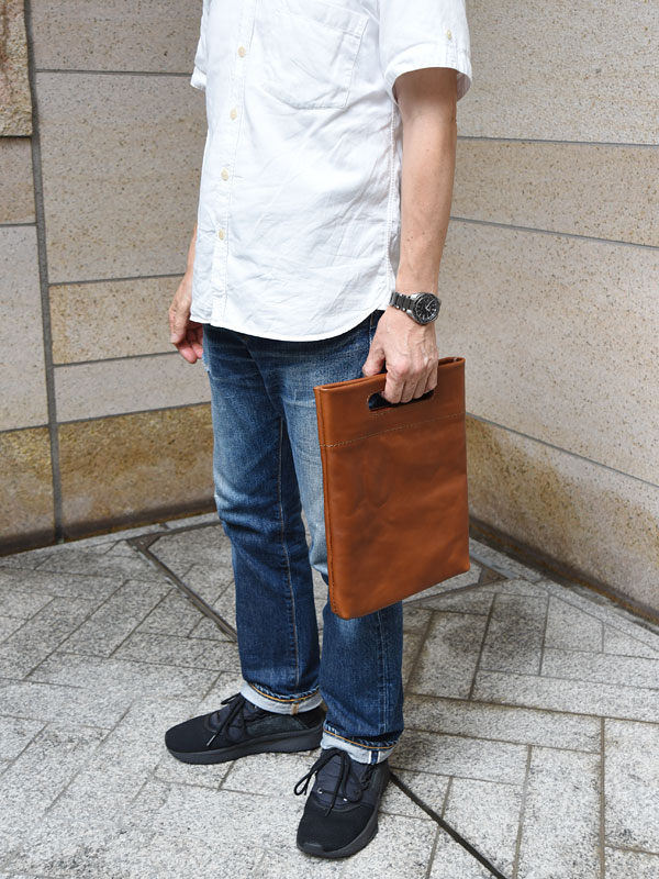 リュックを整理できる持ち手のついたA4・A5縦型バッグインバッグ / 革