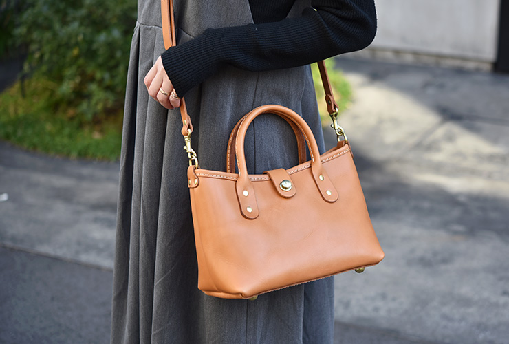 ミニサイズでも収納力十分な2wayミニトート / 革鞄のHERZ(ヘルツ)公式通販