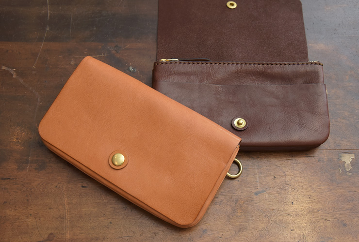 航空券やパスポートも収納できる旅行に最適なトラベルウォレット / 革