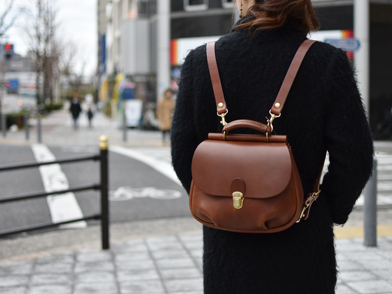 ミニリュックをお供に by.ヘルツ大阪店｜革鞄・革小物のHERZ公式通販