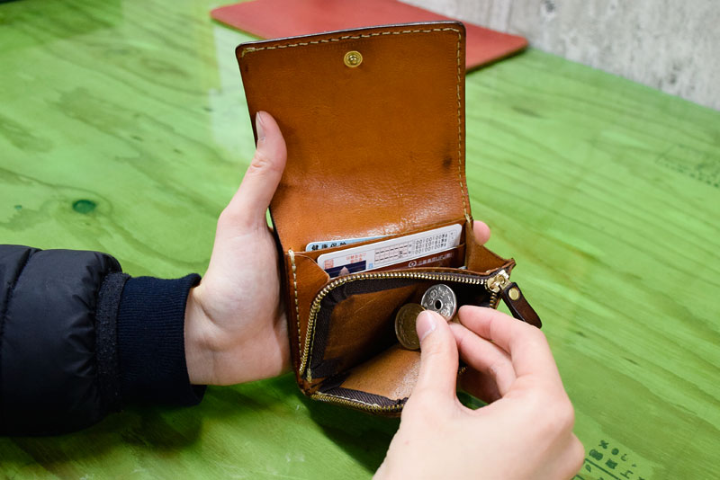 春財布2020 名古屋店おすすめ「小型の二つ折り財布(WS-64)」｜革鞄・革