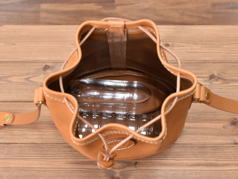 巾着ショルダーポシェット(CK-28)の収納を調べてみました！｜革鞄・革