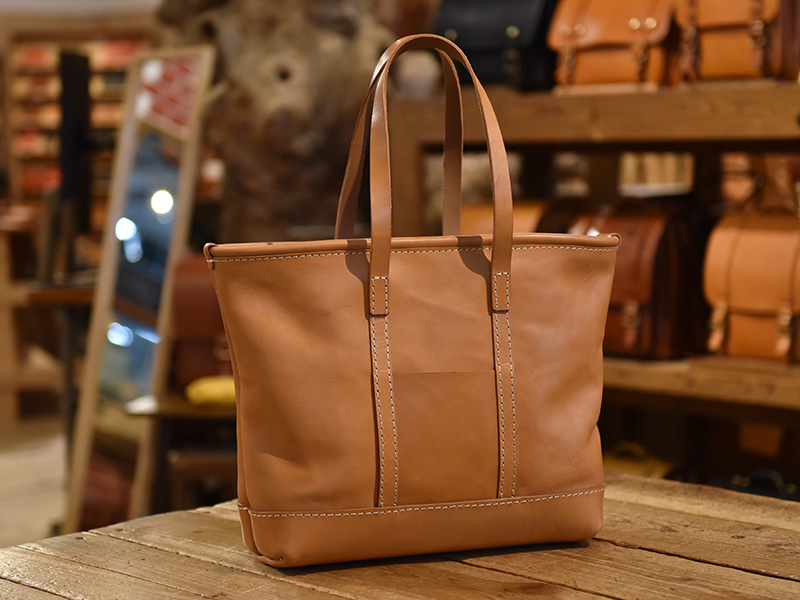 ドラマ「サ道2024SP」にヘルツのバッグが使用されています｜革鞄・革