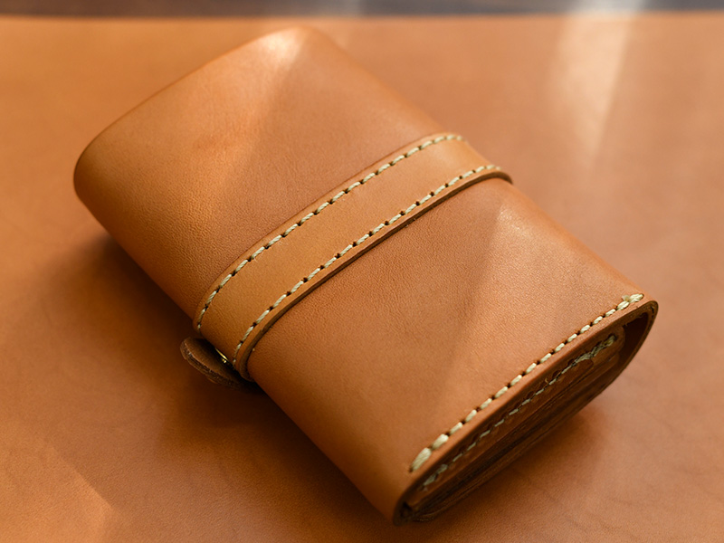 見た目も機能も満足な財布「おめかしウォレット」｜革鞄・革小物のHERZ