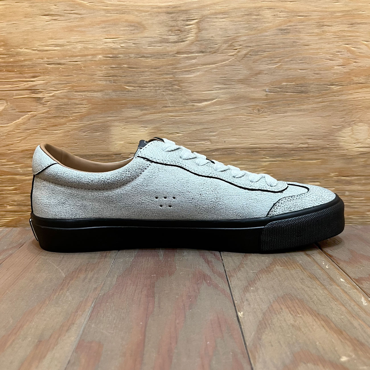 LAST RESORT AB VM004 MILIC ARTISAN WHITE/BLACK | 東京のスケート