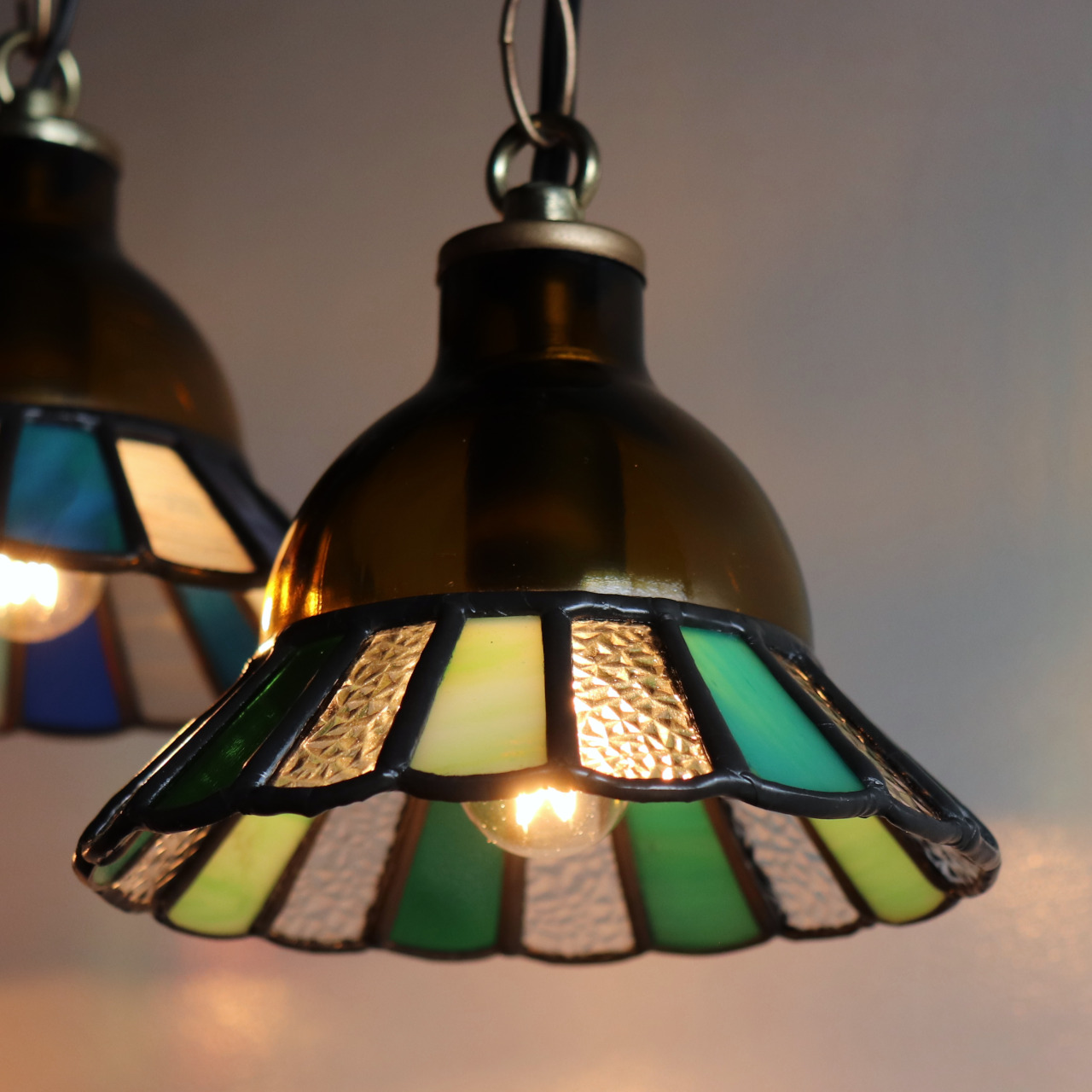 グリーン】ステンドグラスミニペンダントライト花型｜吊下げ照明・天井照明