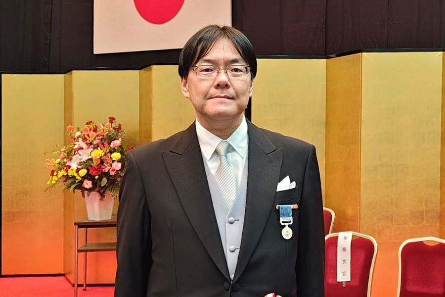 姫路獨協大学 | 道谷副学長 令和5年秋の褒章「藍綬褒章」受章