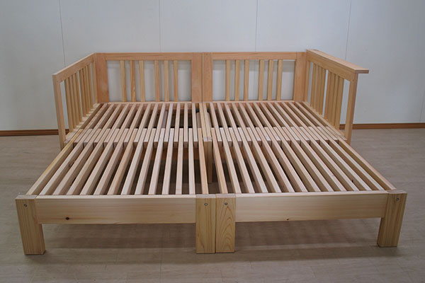 長く伸びる伸長ベッド 2台並べてヘッドボード付き袖付きで3方向囲み